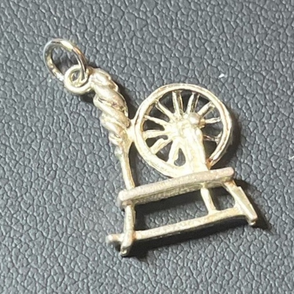 Vintage Sterling Silver Spinning Wheel Charm Pendant